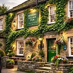 Village Pub 4*