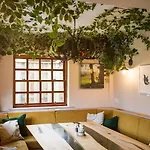 Hotel Village Pub